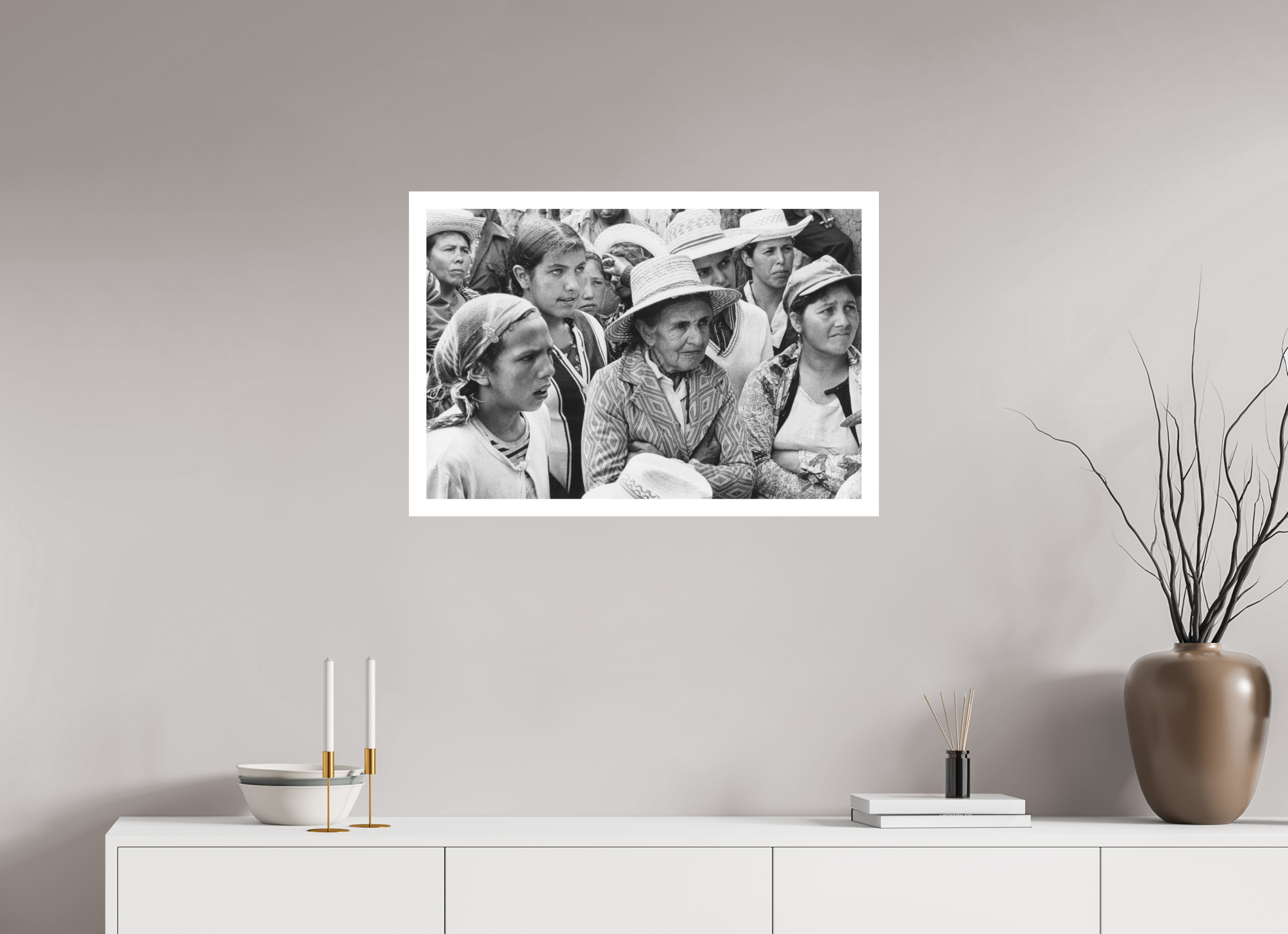 75 x 50 cm, Ilford B&W paper, matte 3 cm white border High-valley women