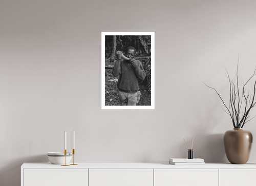 40 x 60.9 cm, Ilford B&W paper, matte, 3 cm white border Abeng - Signal of Resistance