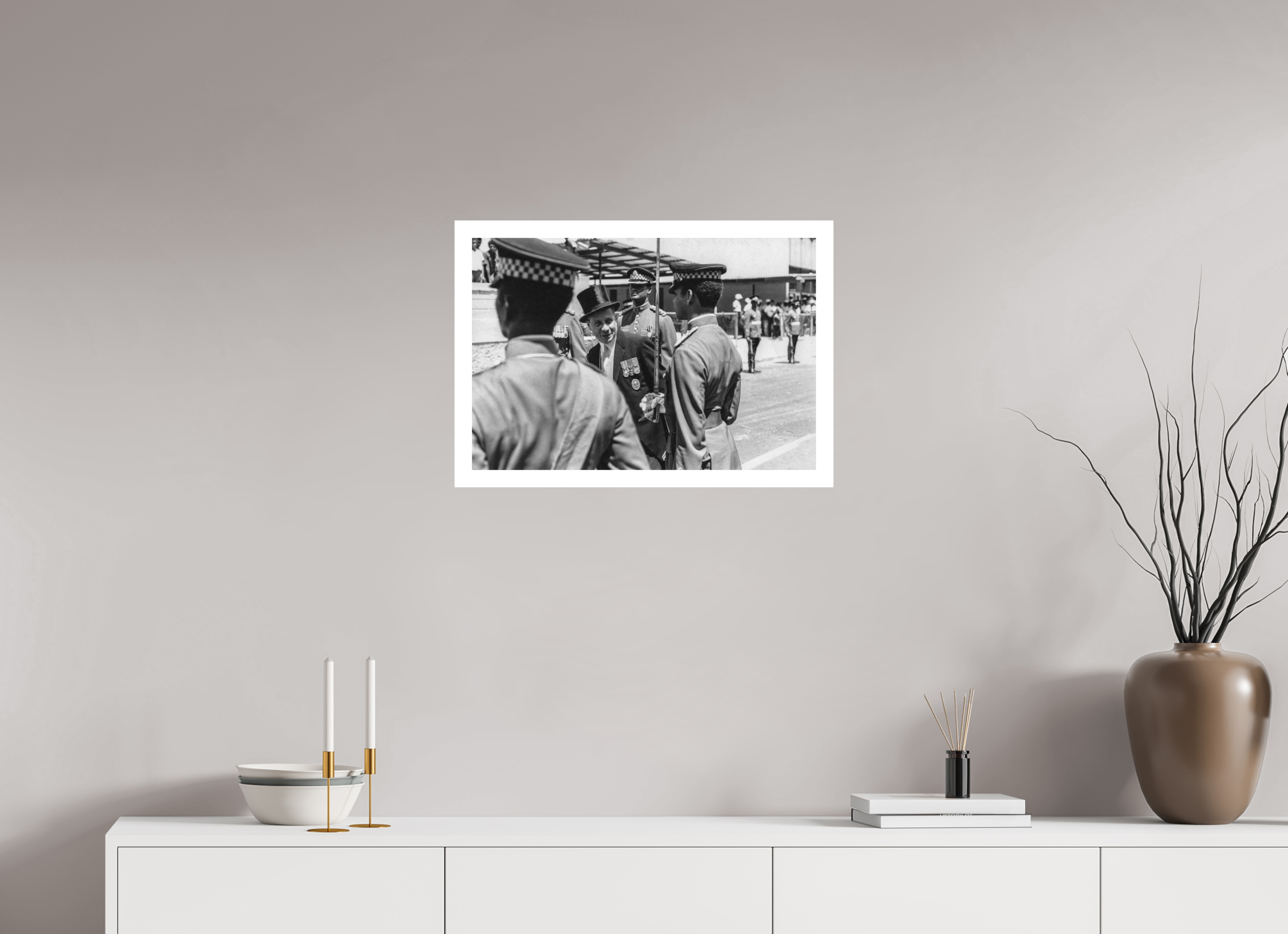 59.3 x 40 cm, Ilford B&W paper, matte 3 cm white border Sir Herbert Ruffus - Magnum Files